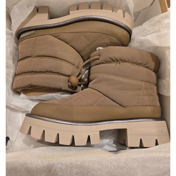 Michael Kors Barton Lug-Sole Booties in Driftwood NEW Size 6 - Picture 5 of 7